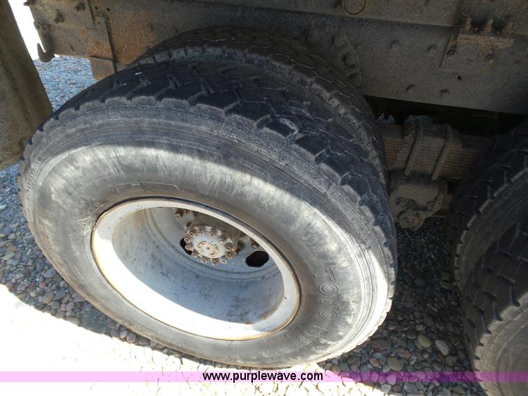 image for item J6169 1979 Ford 9000 dump truck