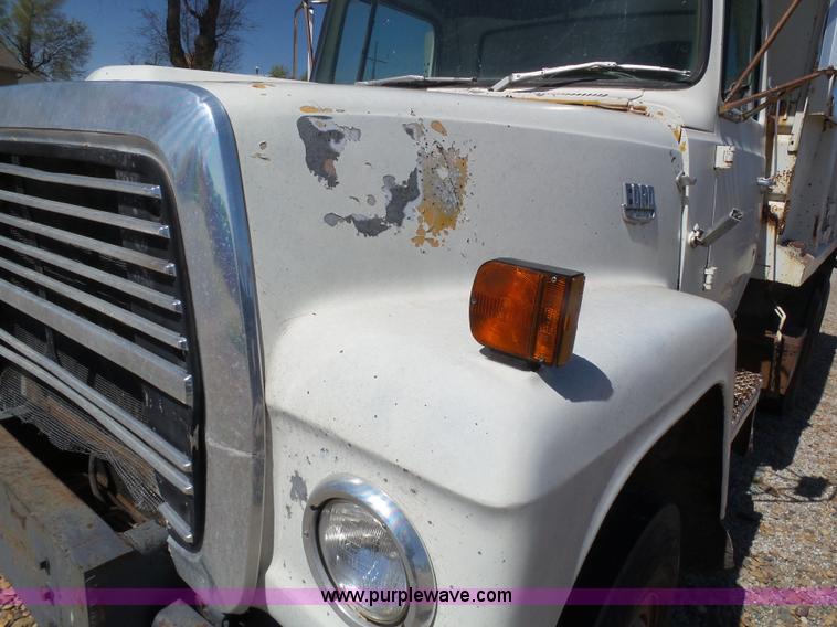 image for item J6169 1979 Ford 9000 dump truck