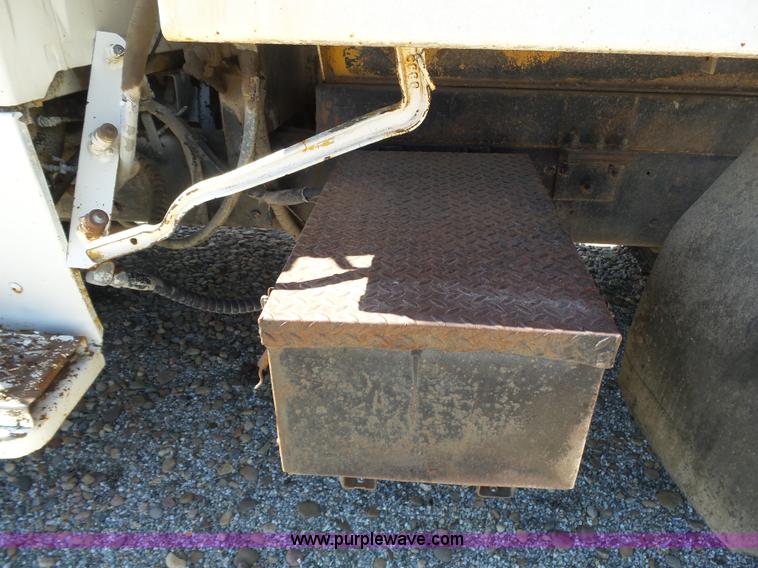 image for item J6169 1979 Ford 9000 dump truck