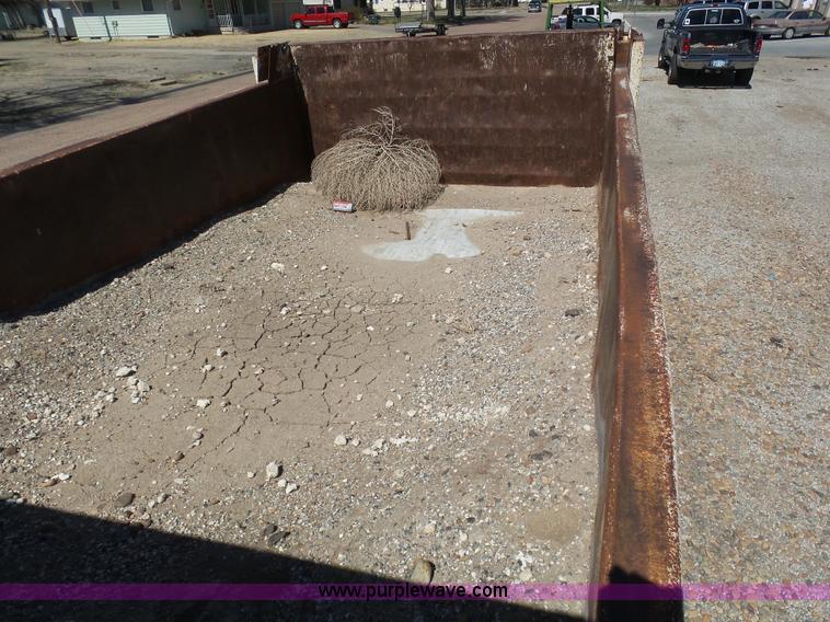 image for item J6169 1979 Ford 9000 dump truck