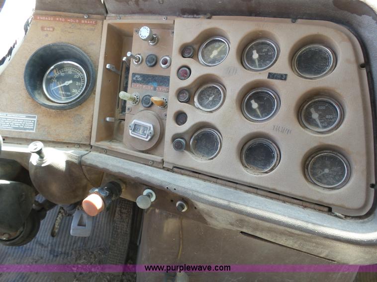 image for item J6169 1979 Ford 9000 dump truck