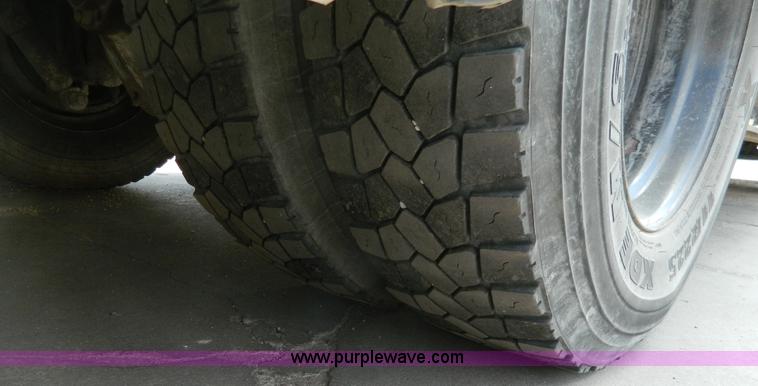 image for item J8979 1996 Thomas Built Saf-T-Liner ER school bus