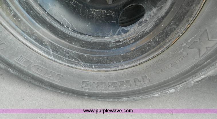 image for item J8979 1996 Thomas Built Saf-T-Liner ER school bus