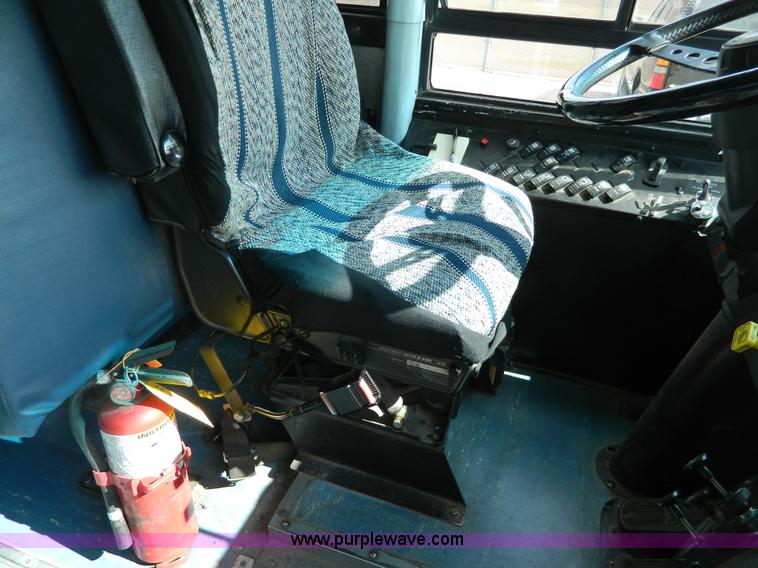 image for item J8979 1996 Thomas Built Saf-T-Liner ER school bus