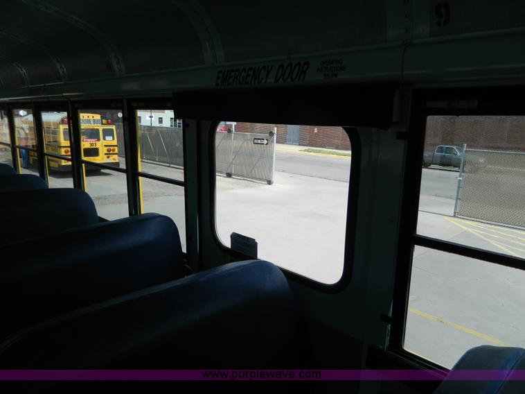 image for item J8979 1996 Thomas Built Saf-T-Liner ER school bus