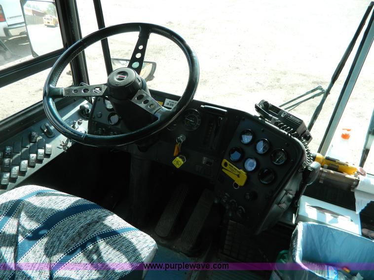 image for item J8979 1996 Thomas Built Saf-T-Liner ER school bus