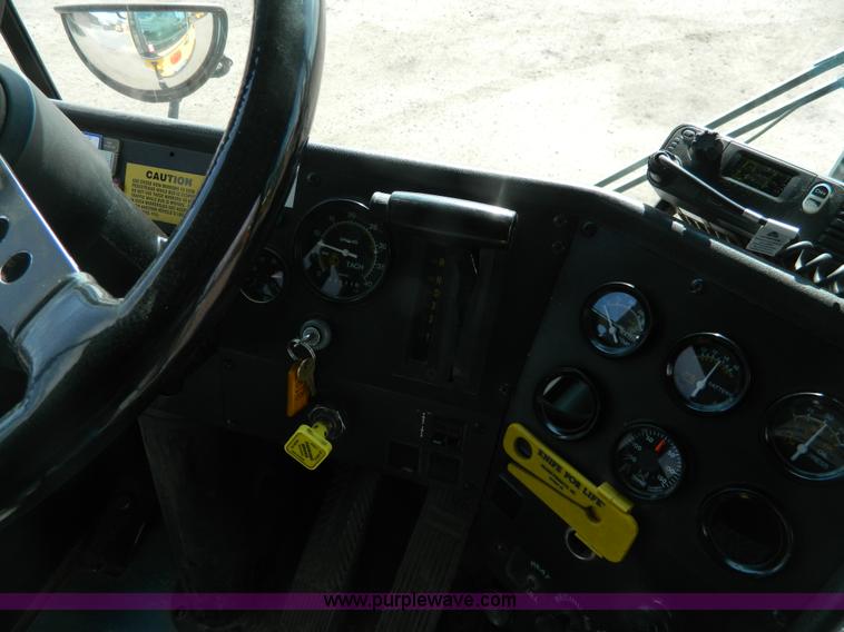 image for item J8979 1996 Thomas Built Saf-T-Liner ER school bus