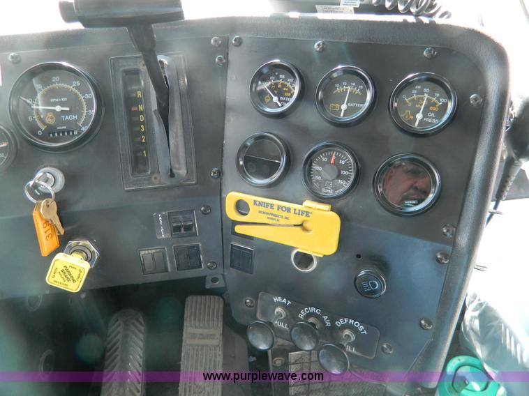 image for item J8979 1996 Thomas Built Saf-T-Liner ER school bus