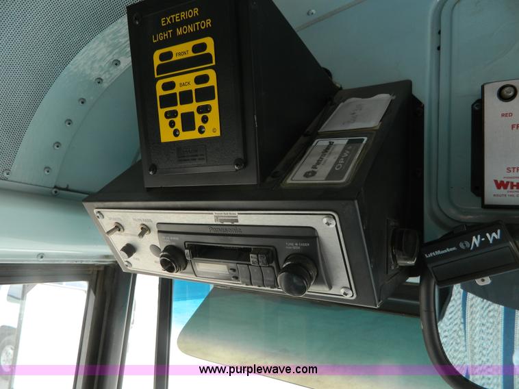 image for item J8979 1996 Thomas Built Saf-T-Liner ER school bus