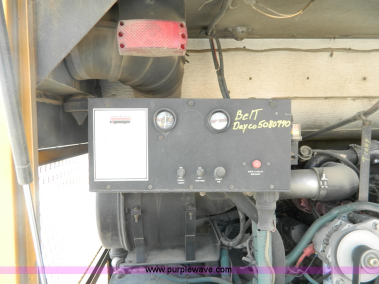 image for item J8979 1996 Thomas Built Saf-T-Liner ER school bus