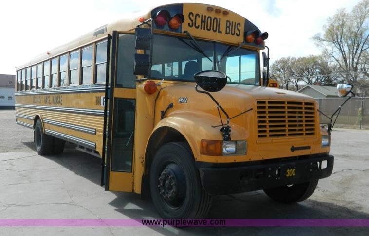 image for item J8980 1994 International 3800 school bus