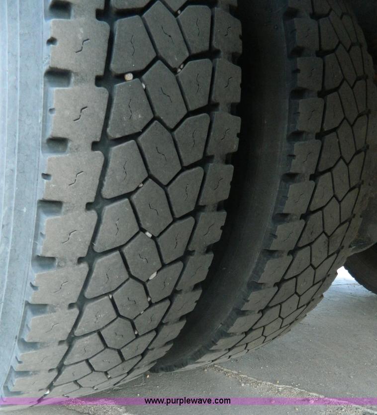 image for item J8980 1994 International 3800 school bus