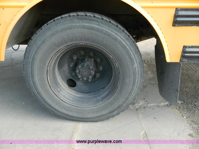 image for item J8980 1994 International 3800 school bus