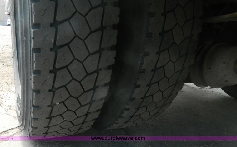 image for item J8980 1994 International 3800 school bus