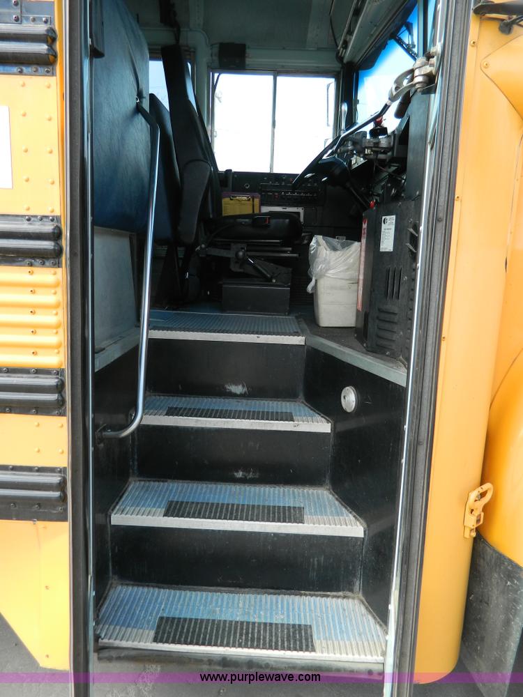 image for item J8980 1994 International 3800 school bus