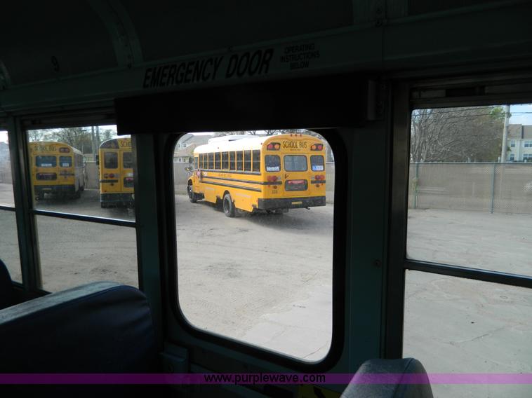 image for item J8980 1994 International 3800 school bus