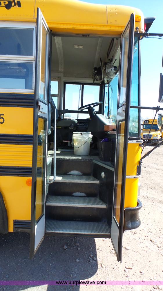 image for item J8985 1995 Thomas Built Saf-T-Liner MVP school bus