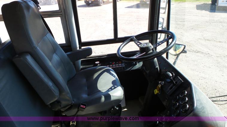 image for item J8985 1995 Thomas Built Saf-T-Liner MVP school bus