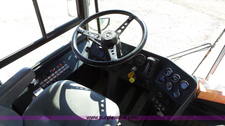 image for item J8985 1995 Thomas Built Saf-T-Liner MVP school bus