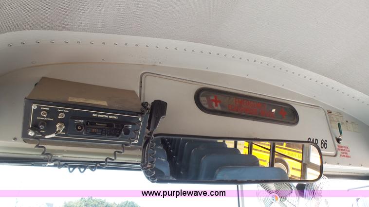 image for item J8985 1995 Thomas Built Saf-T-Liner MVP school bus