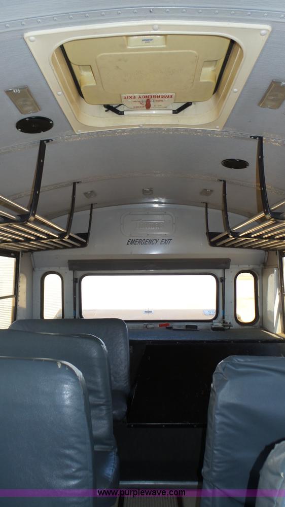image for item J8985 1995 Thomas Built Saf-T-Liner MVP school bus