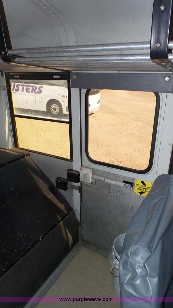 image for item J8985 1995 Thomas Built Saf-T-Liner MVP school bus