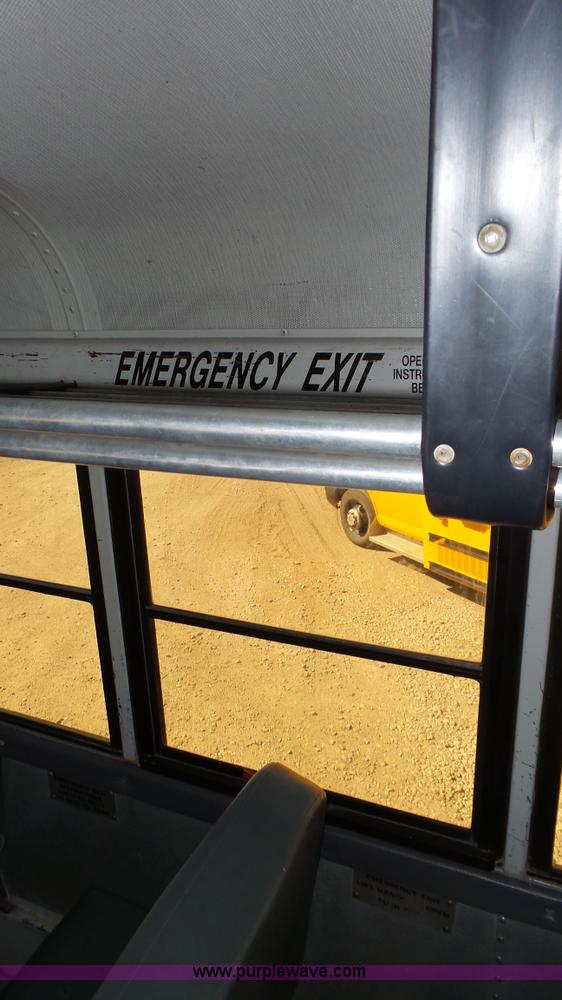 image for item J8985 1995 Thomas Built Saf-T-Liner MVP school bus