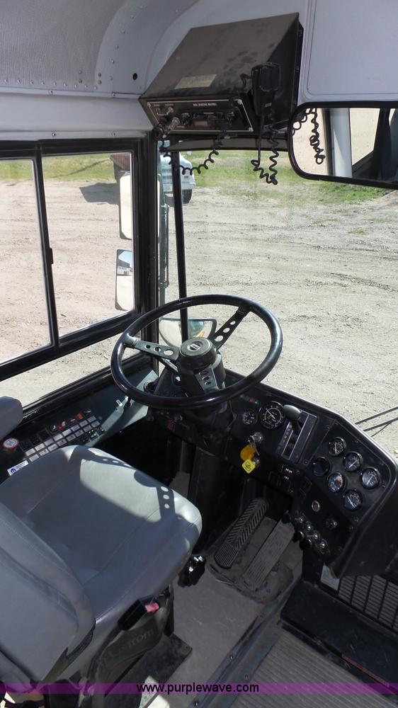 image for item J8985 1995 Thomas Built Saf-T-Liner MVP school bus