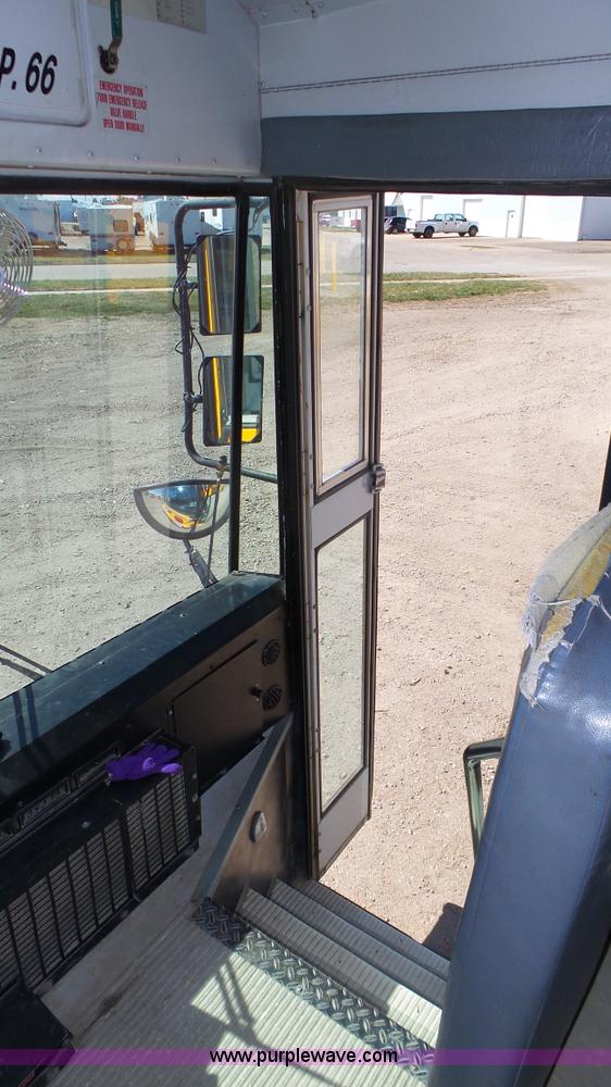 image for item J8985 1995 Thomas Built Saf-T-Liner MVP school bus