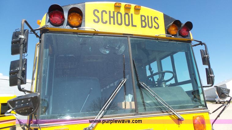 image for item J8985 1995 Thomas Built Saf-T-Liner MVP school bus