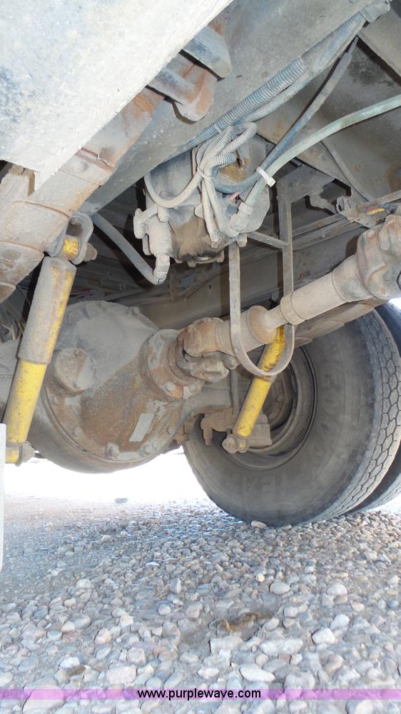 image for item J8985 1995 Thomas Built Saf-T-Liner MVP school bus