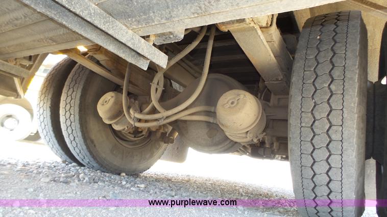 image for item J8985 1995 Thomas Built Saf-T-Liner MVP school bus