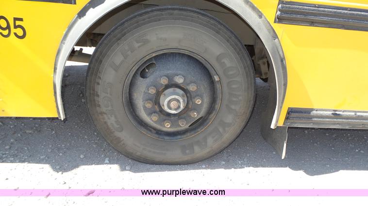 image for item J8985 1995 Thomas Built Saf-T-Liner MVP school bus