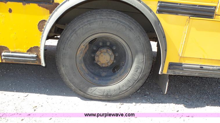 image for item J8985 1995 Thomas Built Saf-T-Liner MVP school bus