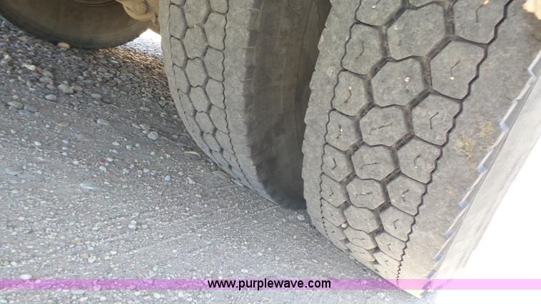 image for item J8985 1995 Thomas Built Saf-T-Liner MVP school bus