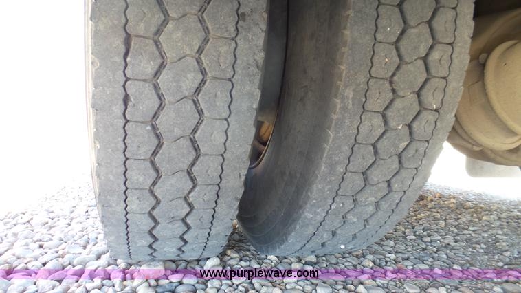 image for item J8985 1995 Thomas Built Saf-T-Liner MVP school bus