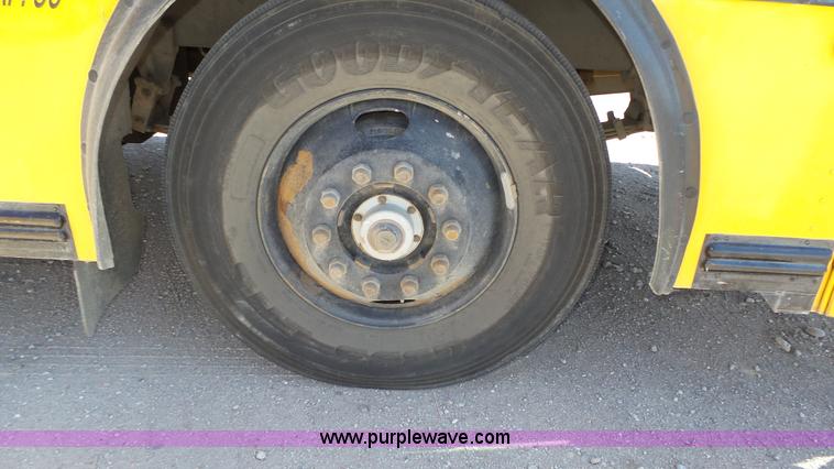 image for item J8985 1995 Thomas Built Saf-T-Liner MVP school bus