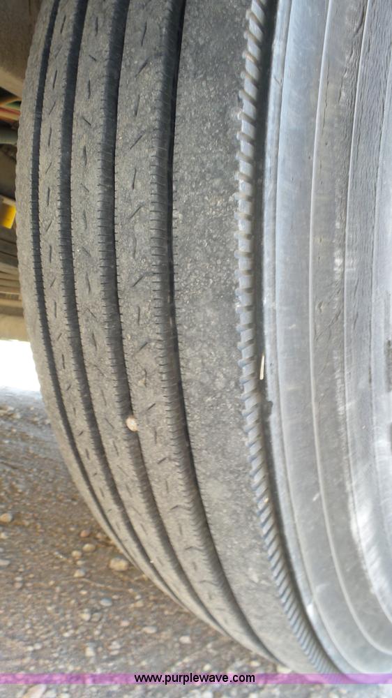 image for item J8985 1995 Thomas Built Saf-T-Liner MVP school bus