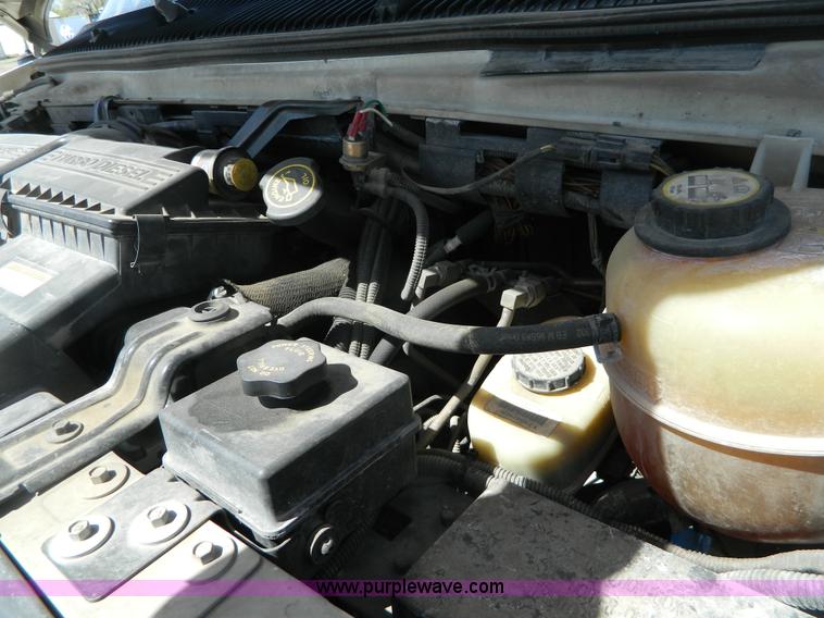 image for item J8986 2002 Ford 801 ambulance