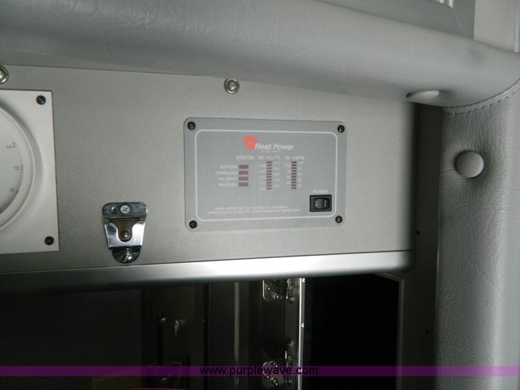 image for item J8986 2002 Ford 801 ambulance