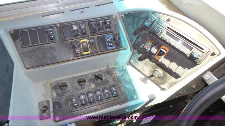 image for item J8987 2005 Blue Bird Vision school bus