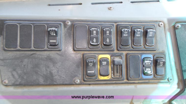 image for item J8987 2005 Blue Bird Vision school bus