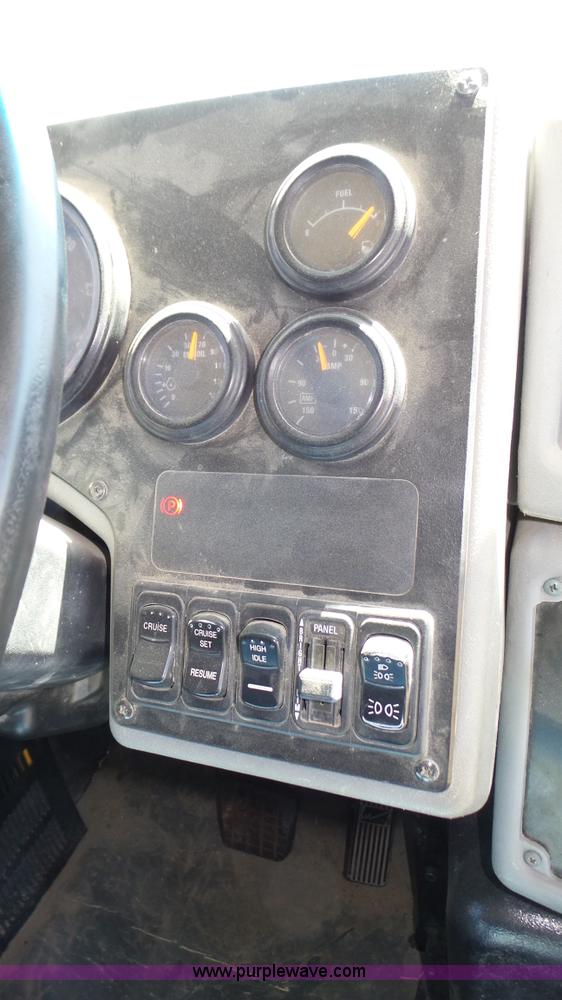 image for item J8987 2005 Blue Bird Vision school bus