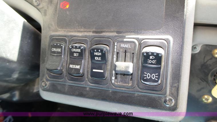 image for item J8987 2005 Blue Bird Vision school bus