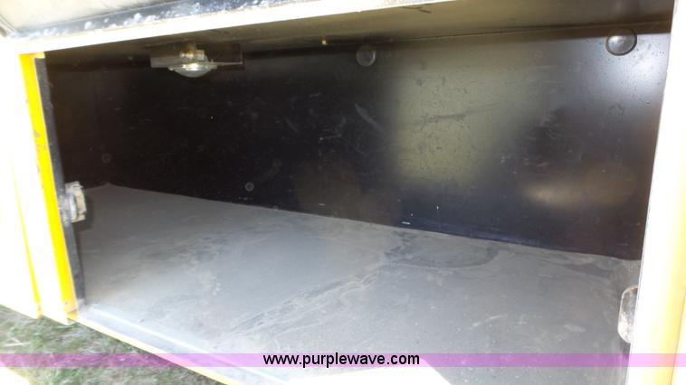 image for item J8987 2005 Blue Bird Vision school bus