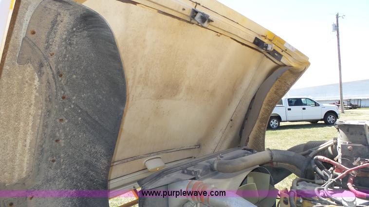 image for item J8987 2005 Blue Bird Vision school bus