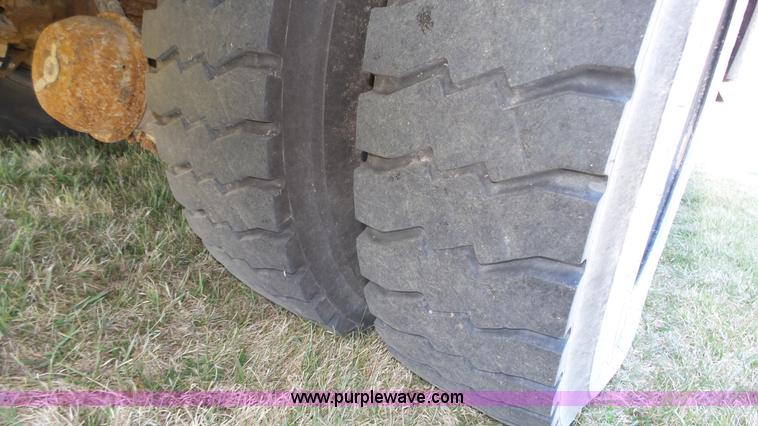 image for item J8987 2005 Blue Bird Vision school bus