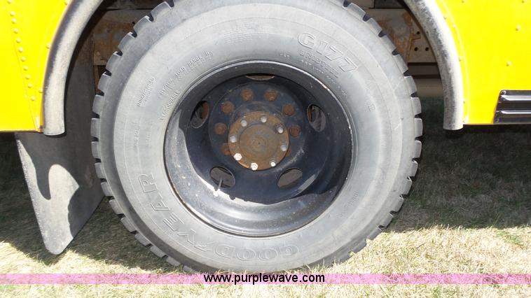 image for item J8987 2005 Blue Bird Vision school bus