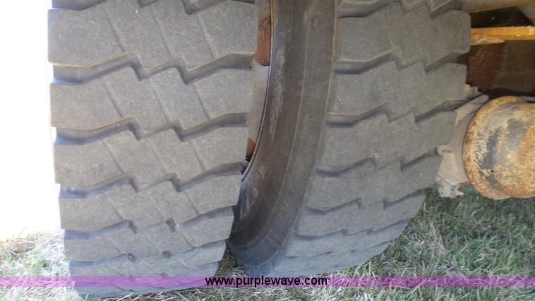 image for item J8987 2005 Blue Bird Vision school bus