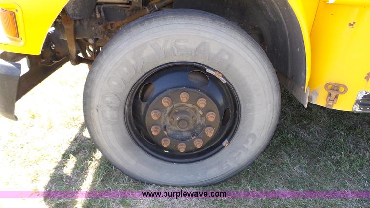 image for item J8987 2005 Blue Bird Vision school bus